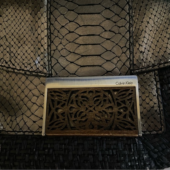 Gorgeous and unique metallic Calvin Klein shoulder bag - Picture 3 of 5
